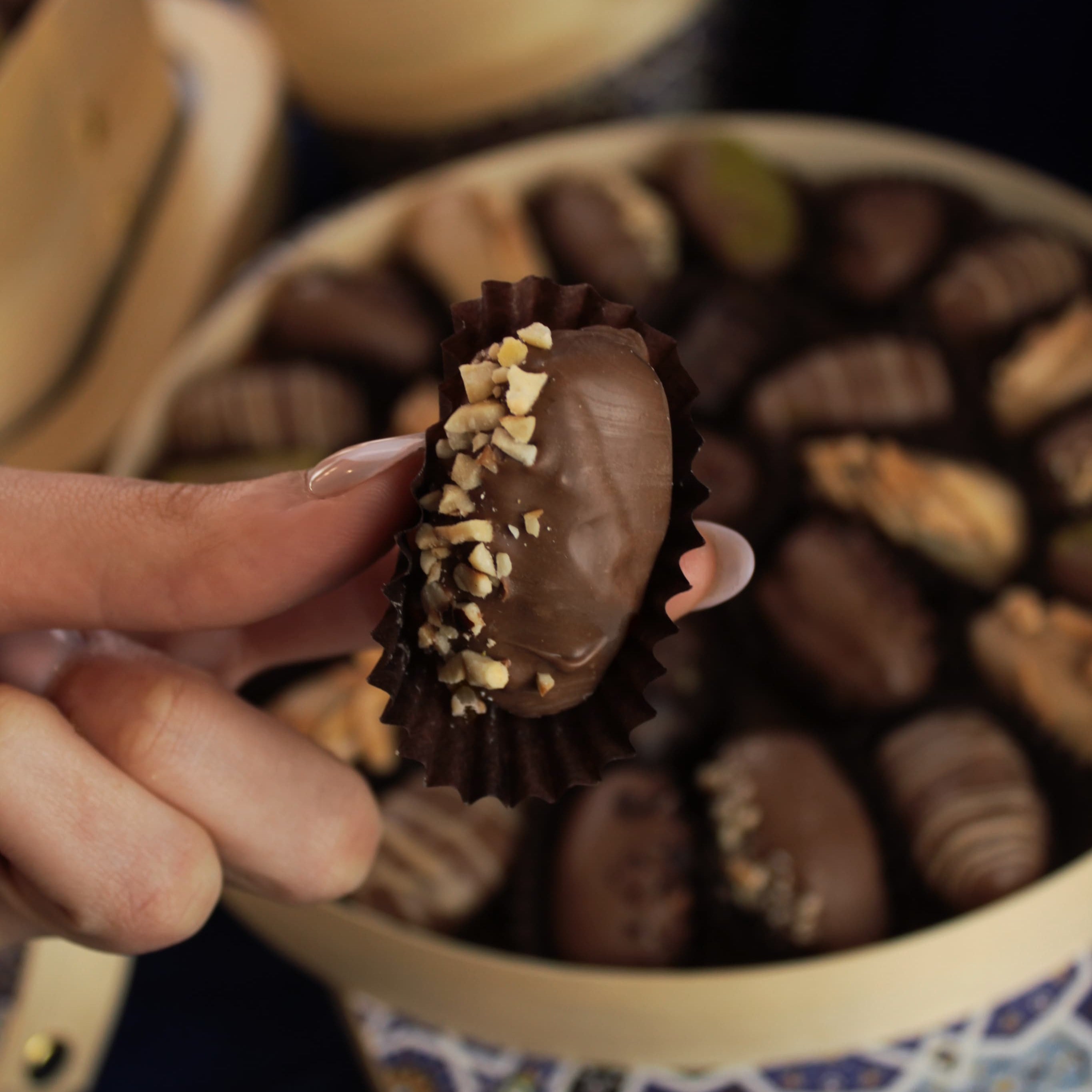 Çini Tasarımı Serisi 27'Li Dolgulu Çikolatalı Hurma Kutusu