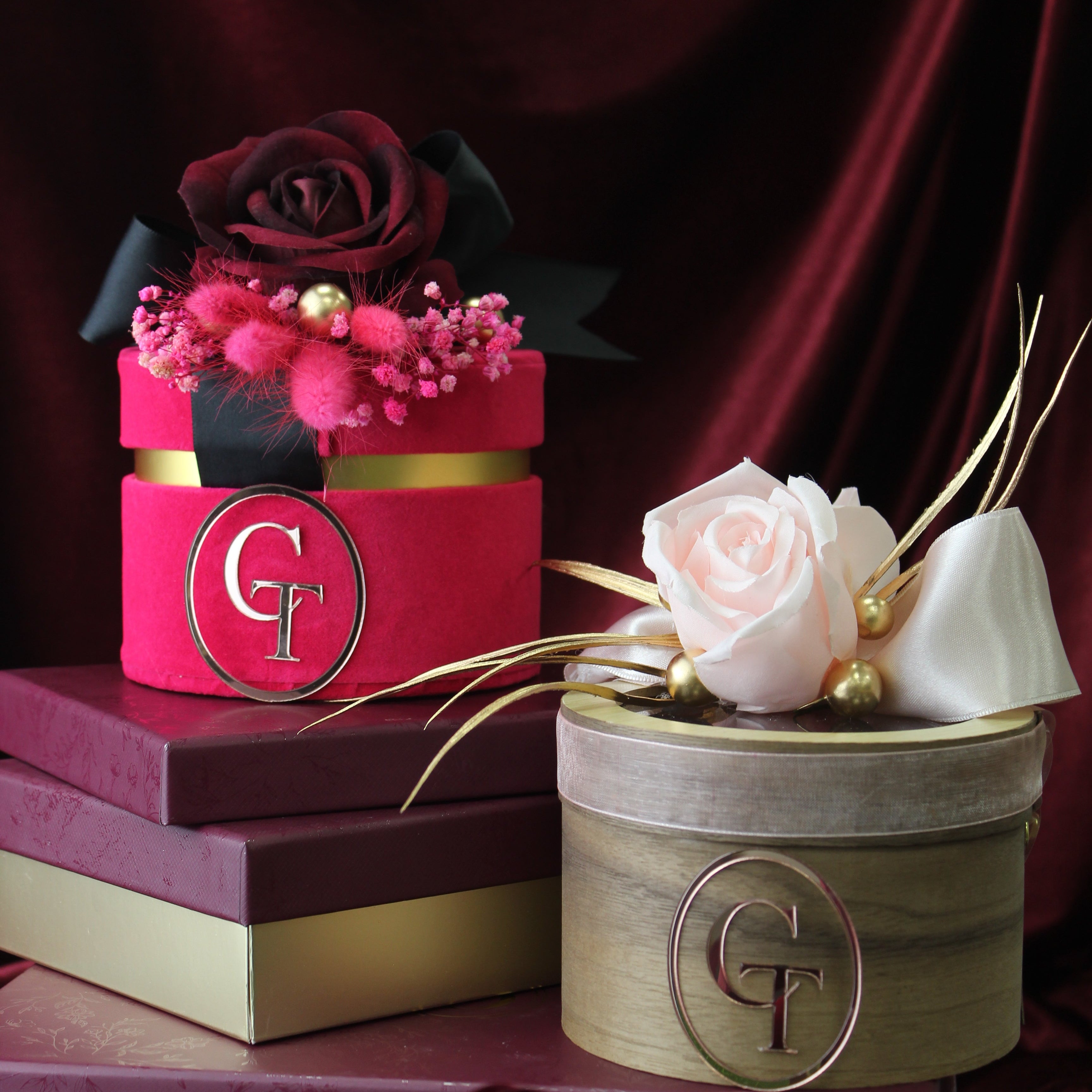 14'Lü Kadife İki Katlı Kutuda Spesiyal Çikolata