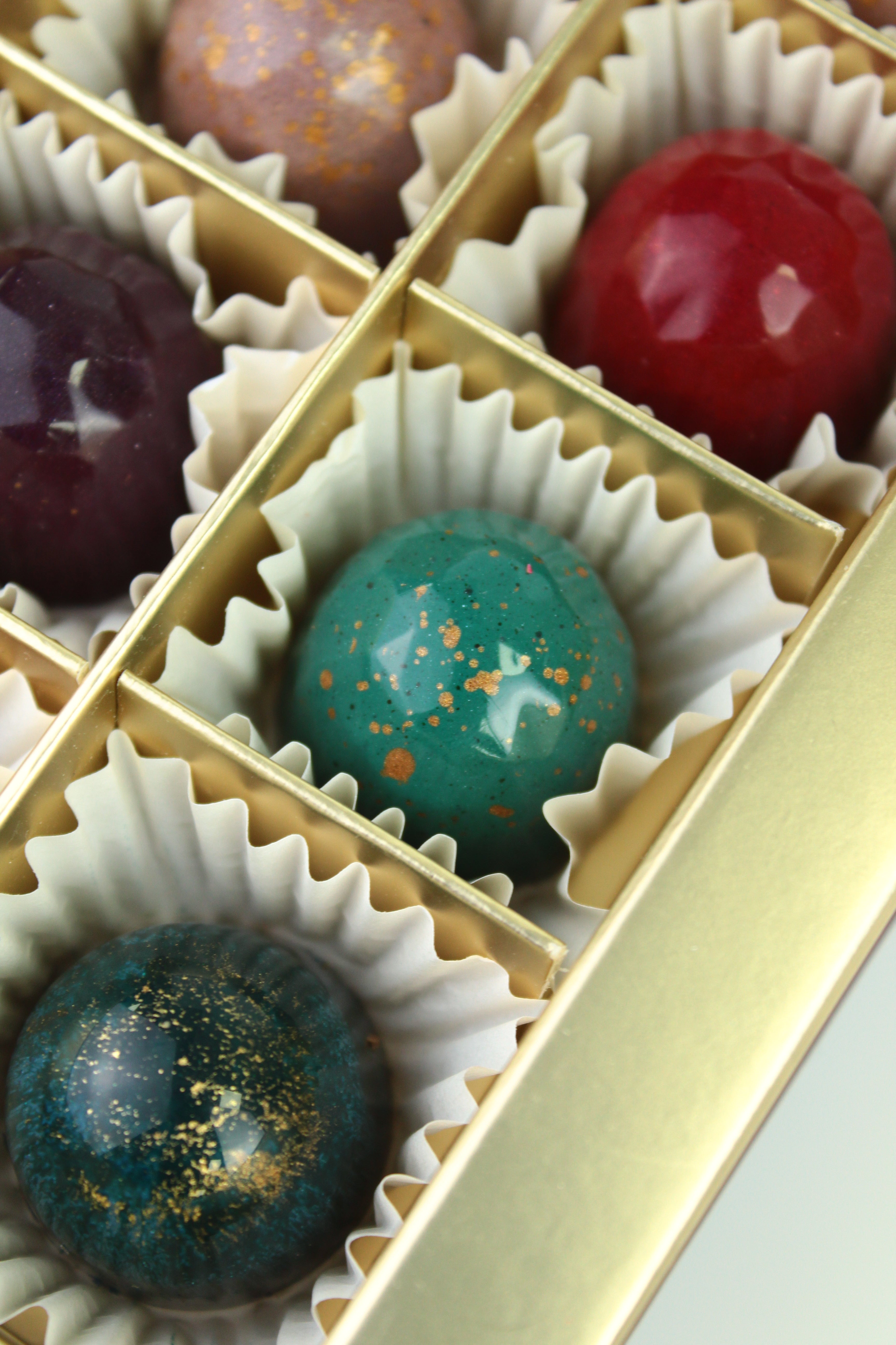 24'Lü Premium Bonbon Çikolata Kutusu