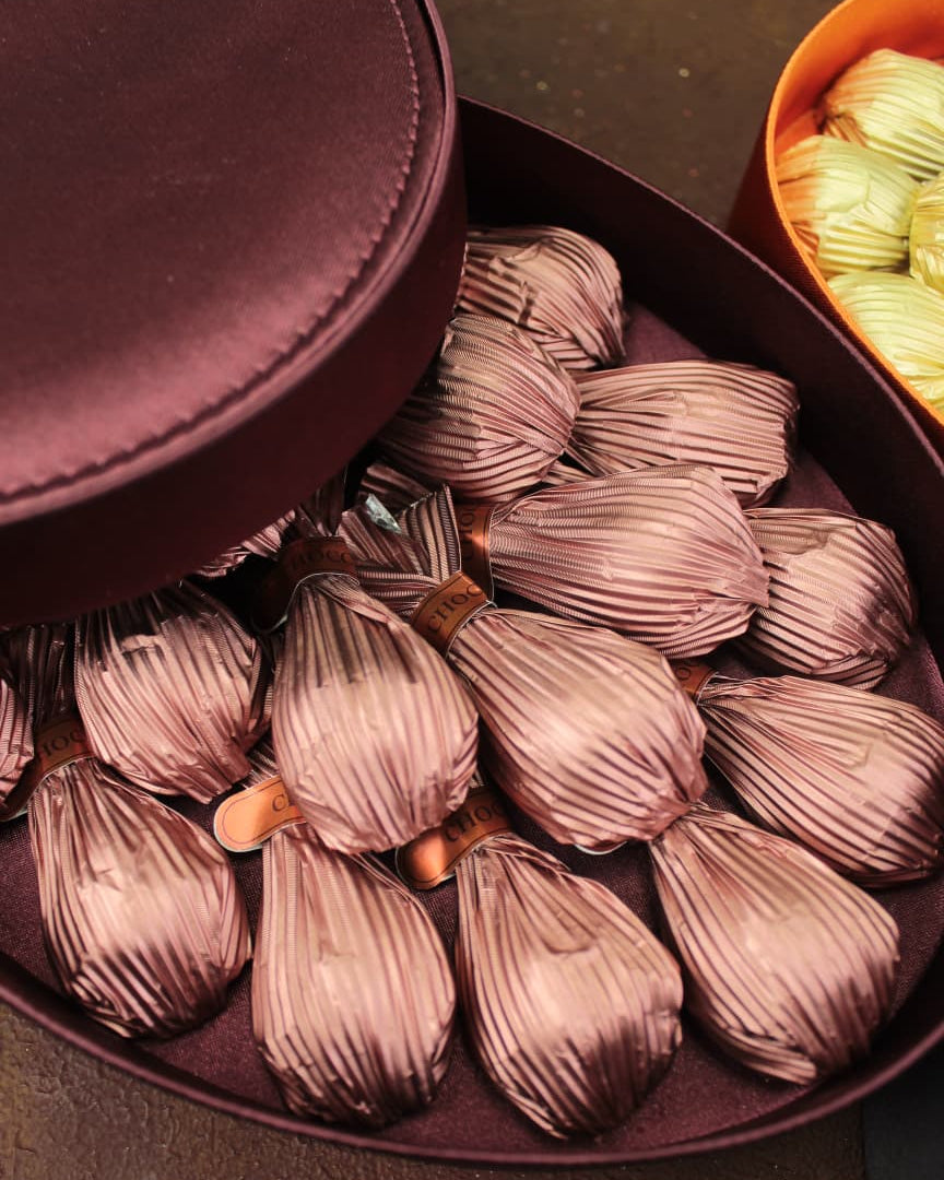 Saten Oval Çikolata Kutusu - Bordo